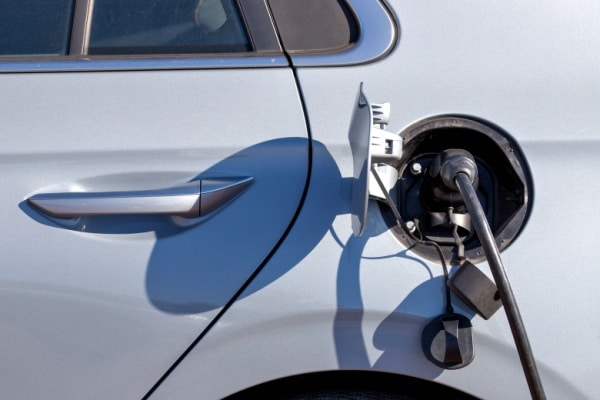 You are currently viewing Recharge des véhicules électriques : un crédit d’impôt restrictif ?
